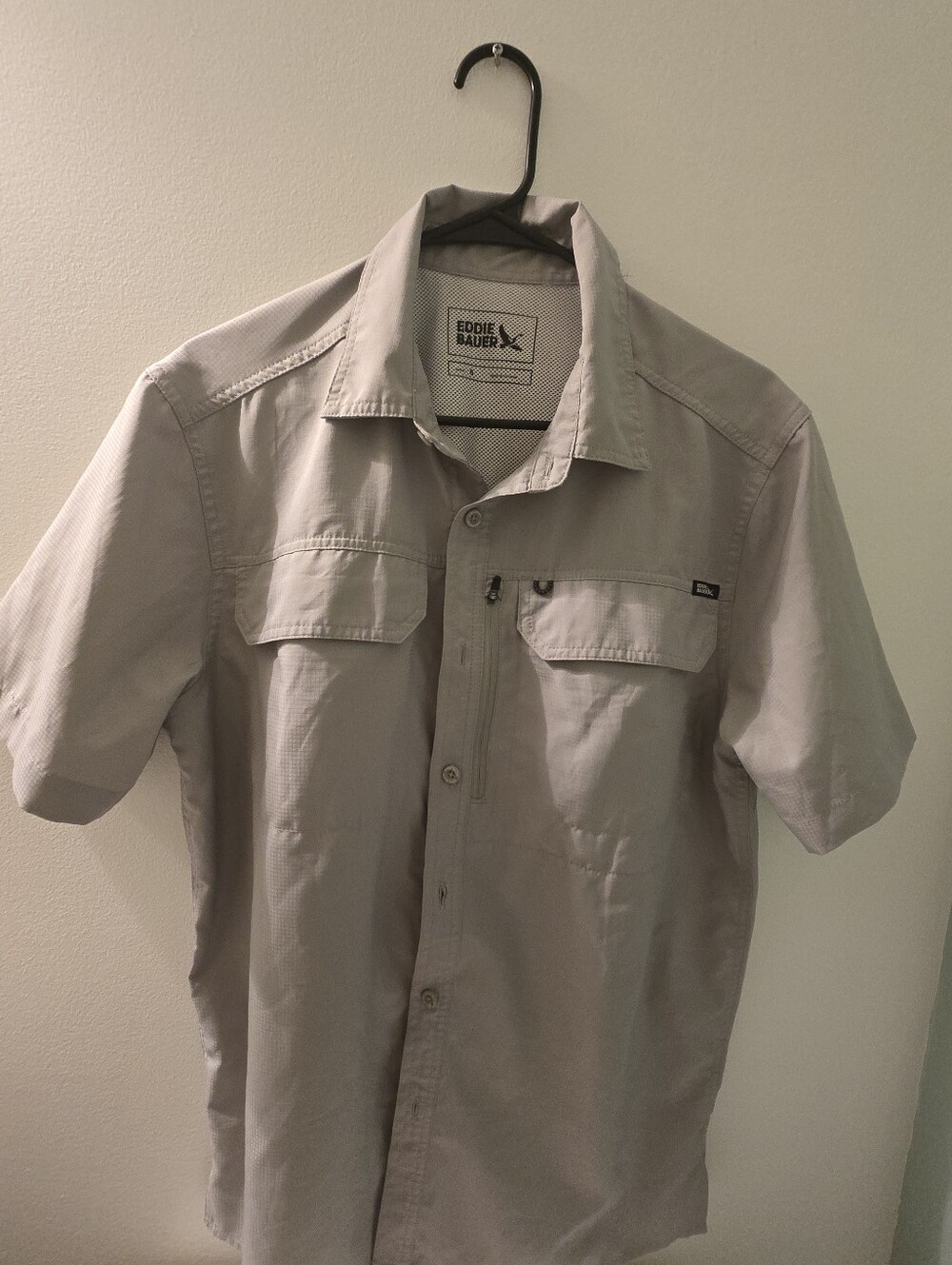 Eddie Bauer Men's Short Sleeve Woven Tech Shirt Tan Hiking Fishing Size SMALL